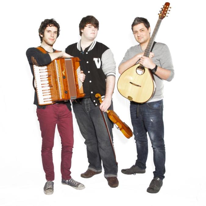 430631_240109622748350_1401450682_n