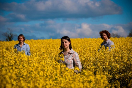 Realta:Aaron O'Hagan (Uilleann pipes, Flute, Whistles, Bodhran)Conor Lamb (Uilleann pipes, Whistles)Deirdre Galway ( Guitar, Bouzouki, Concertina)