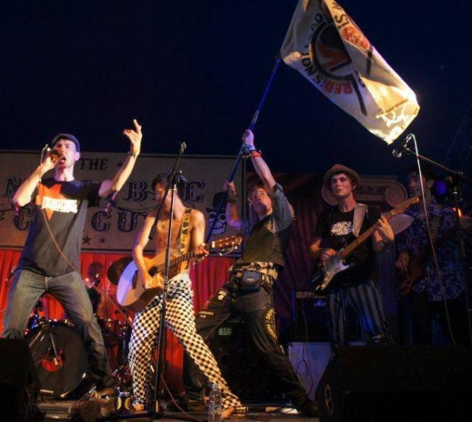 1418438_10152596756055639_1649929180_n